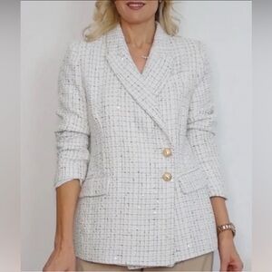 8. MOTF White Blazer